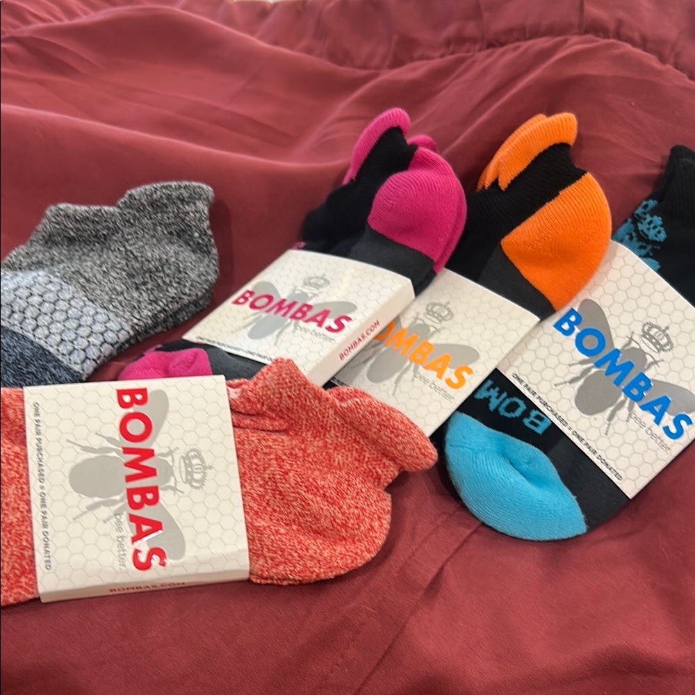 Bombas (5 pair… never worn) Athletic Socks .. size small